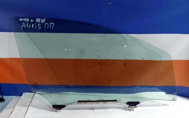 Стекло двери Toyota Auris 2006-2012 6810102230 E150 1.6 1ZR, переднее правое