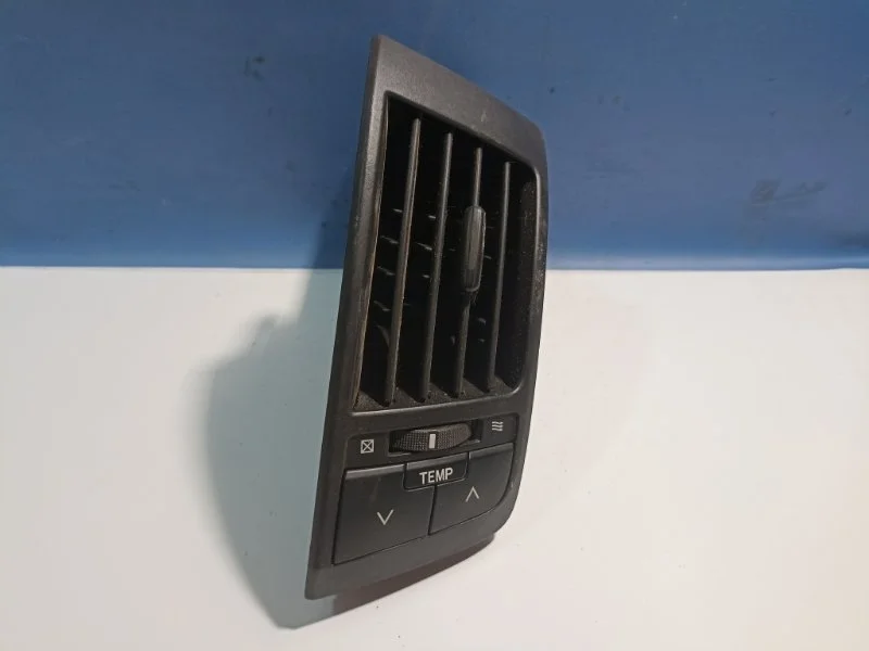 Дефлектор обдува салона Toyota Land Cruiser 200 2010 5568760100, передний правый
