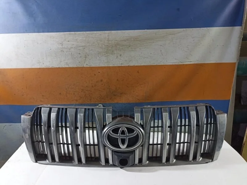 Решетка радиатора со значком Toyota Land Cruiser Prado 150 5310160670