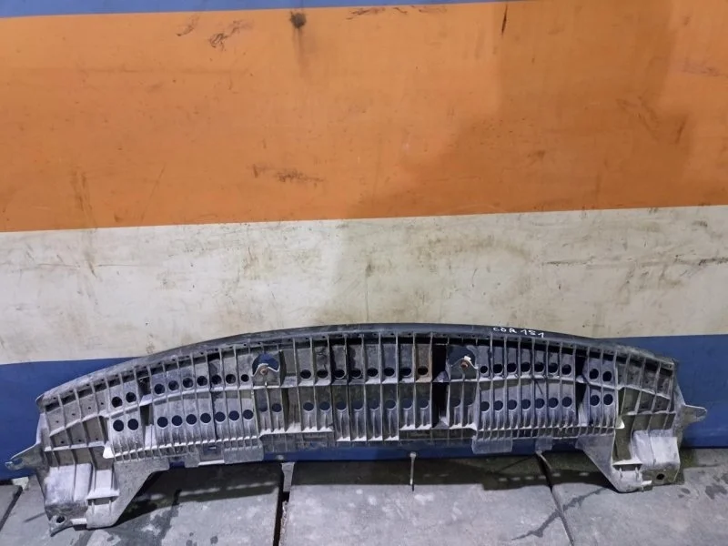 Пыльник двигателя Toyota Corolla 2006 - 2013 5261812020 E150