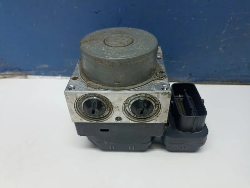 Блок ABS Toyota Corolla 2011 4405012211 E150 1.6 1ZR