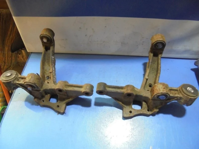 Кулак Toyota Camry 40 2006-2011 4230506100, задний левый