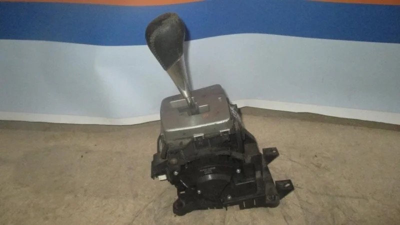 Кулиса КПП робот Toyota Corolla 2006 - 2013 3356012550 E150