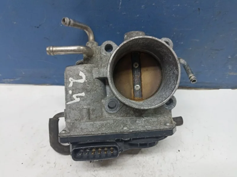 Заслонка дроссельная Toyota Camry 40 2203028070