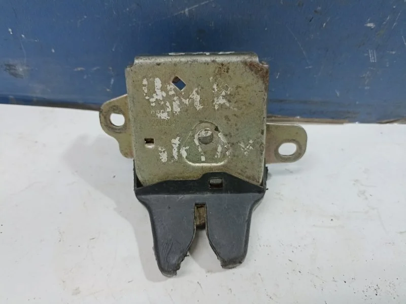 Замок крышки багажника Geely Mk 2011 1018005658 LG1 1.5 MR479QA