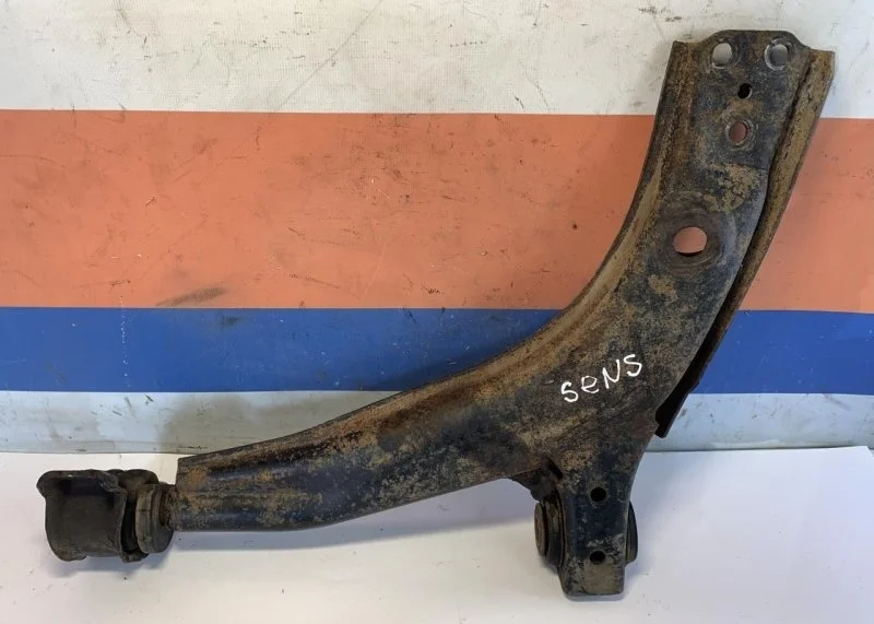 Рычаг подвески ЗАЗ Сенс 2009 96445371 Т150, передний левый