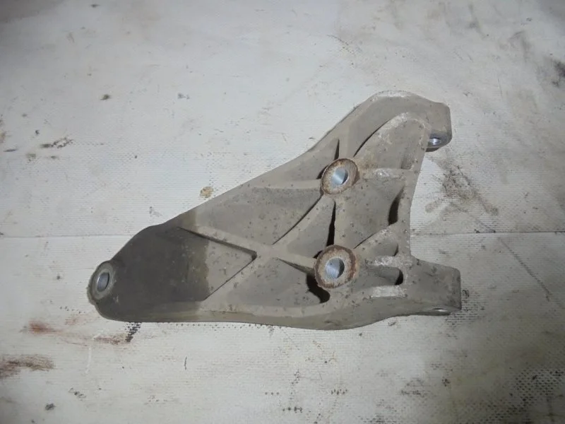 Кронштейн генератора Chevrolet Lanos 96352550