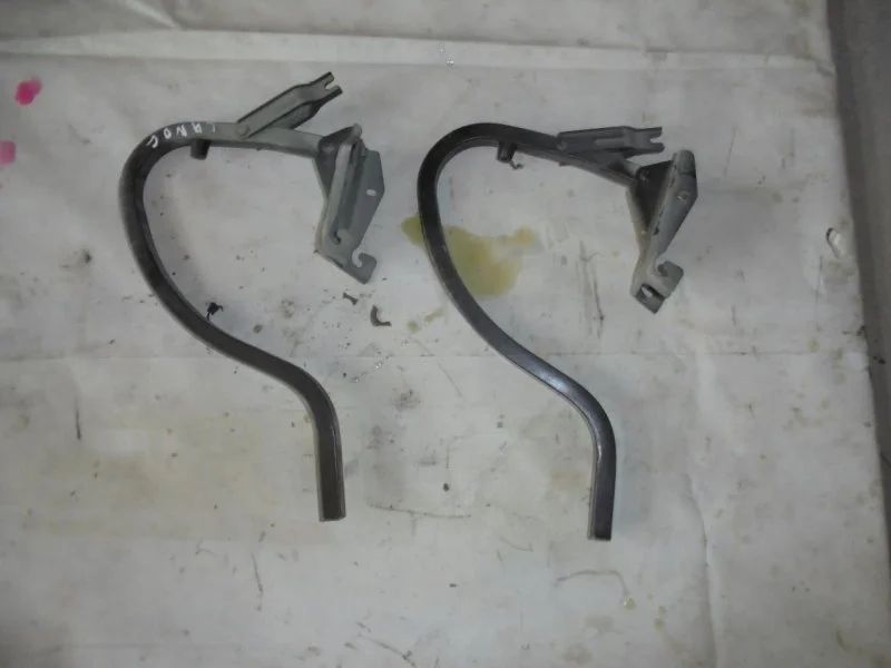 Петля багажника Chevrolet Lanos 96303325, задняя левая