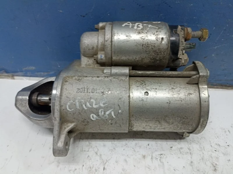 Стартер Chevrolet Cruze 55576980 J300