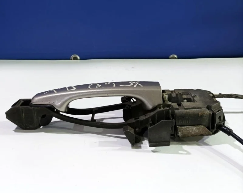 Ручка наружная Volvo Xc60 39879658, передняя левая