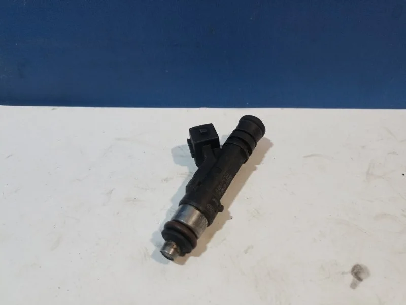 Форсунка топливная Opel Corsa D 24420543 D