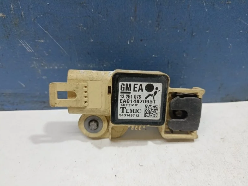 Датчик Airbag Opel Zafira B 2005 - 2012 13251078