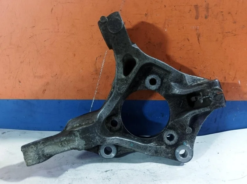 Кулак поворотный Chevrolet Orlando 2012 13248527 J309 1.8 F18D4, передний правый