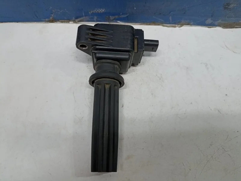 Катушка зажигания Ford Focus 3 2014 5168444 2.0 R9DA