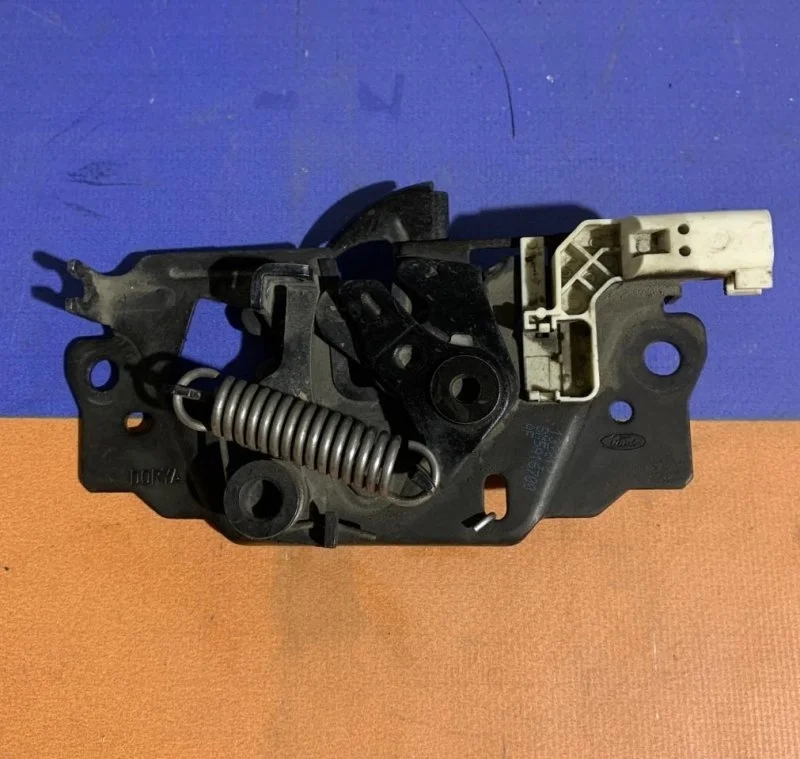 Замок капота Ford Focus 3 2011-2019 1808504
