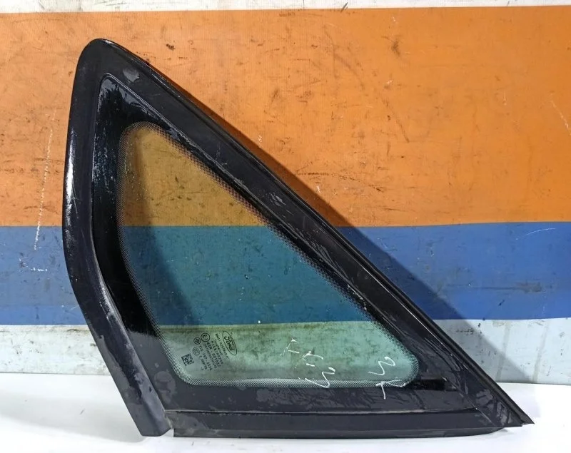 Стекло глухое Ford Focus 3 2011-2019 1786433, заднее правое