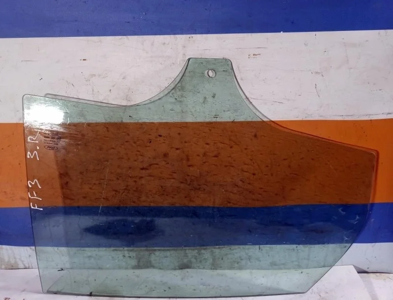 Стекло Ford Focus 3 2011-2019 1706320, заднее правое