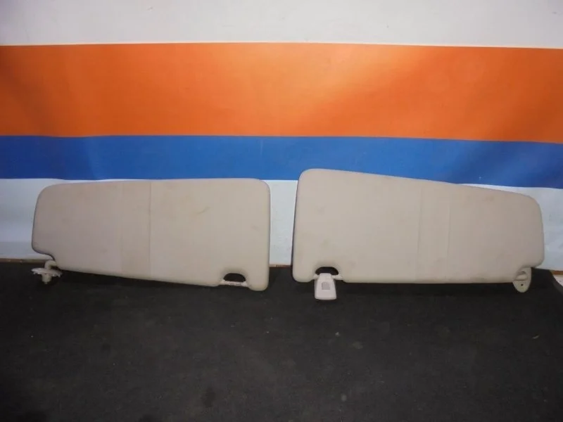 Козырек Ford C-Max 1700319, передний левый