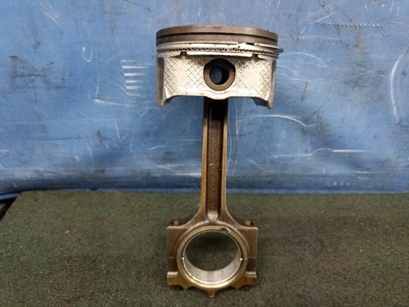 Поршень с шатуном Ford Mondeo 4 2000-2007 1525704