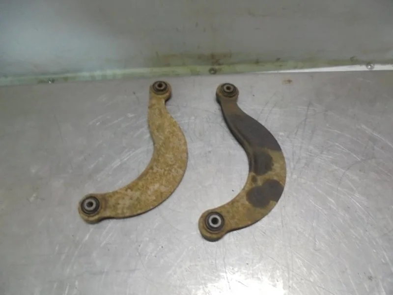 Рычаг подвески Ford C-Max 1329730, задний