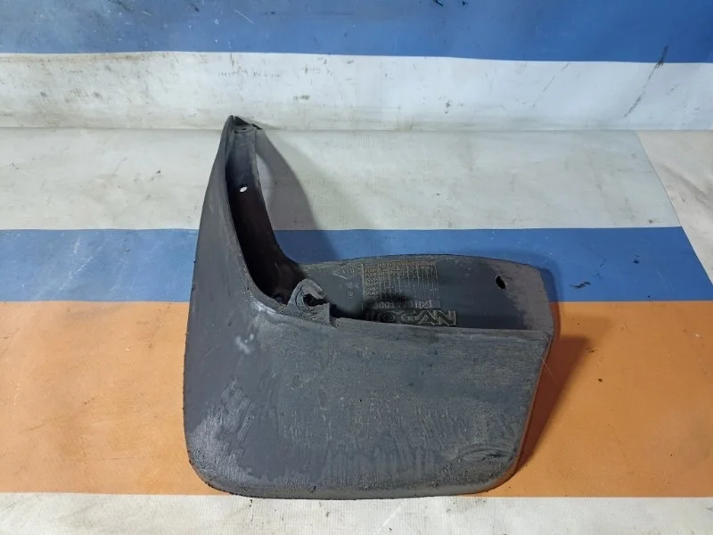 Брызговик Renault Logan 1 2013 6001998164 1.4 K7J710, задний правый