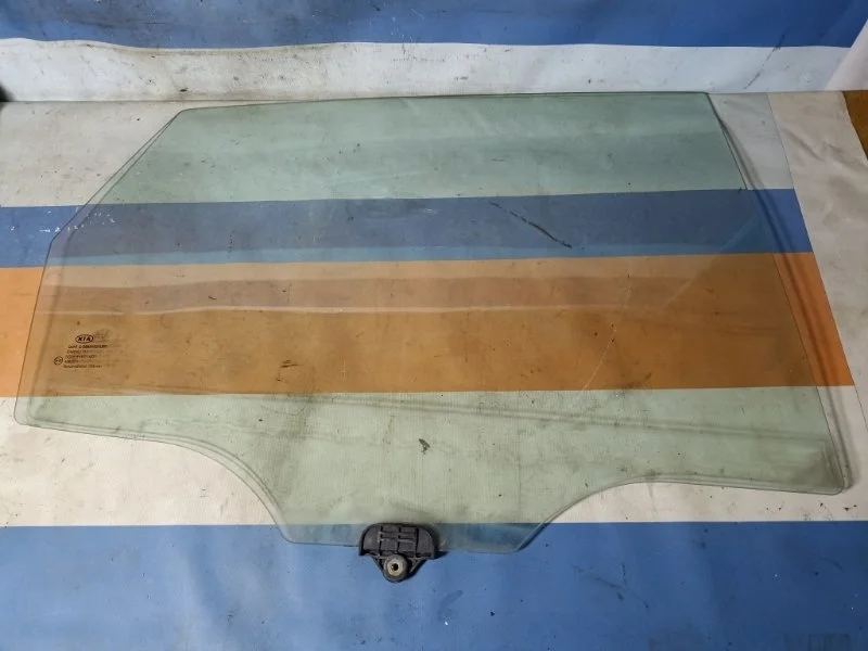 Стекло двери KIA CEED 1 2007 834211H000 ED 1.6 G4FC, заднее правое