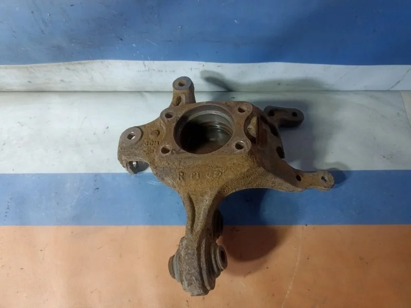 Кулак под ABS KIA CEED 1 2007 527201H000 ED 1.6 G4FC, задний правый