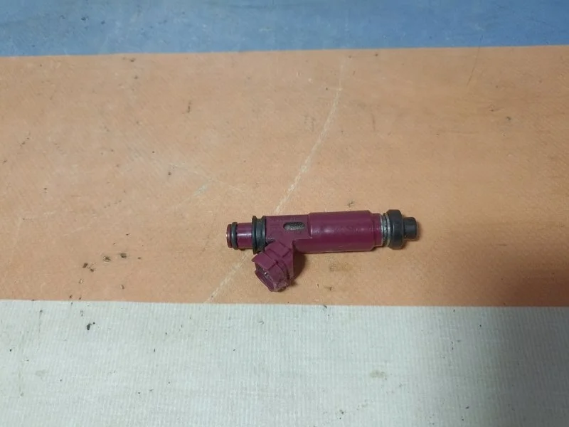 Форсунка топливная Mazda Demio 2002-2007 BP4W13250 DY