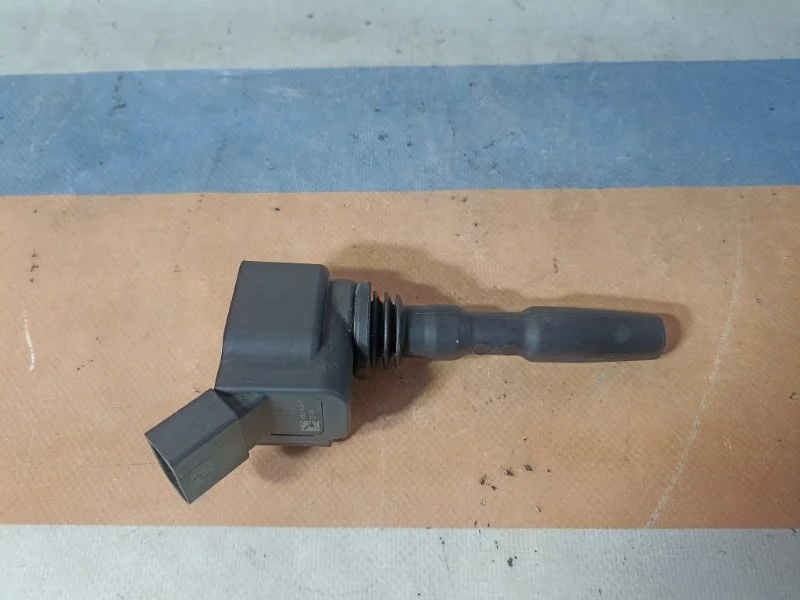 Катушка зажигания Volkswagen Polo 2017 04E905110K СЕДАН 1.6 CWVA