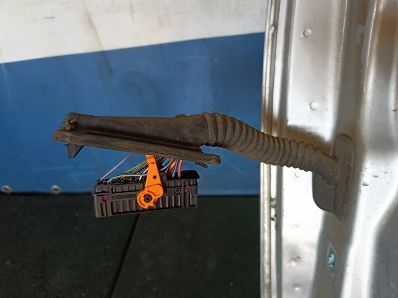 Проводка двери Volkswagen Polo 2017 6RU971121AA СЕДАН 1.6 CWVA, передняя правая