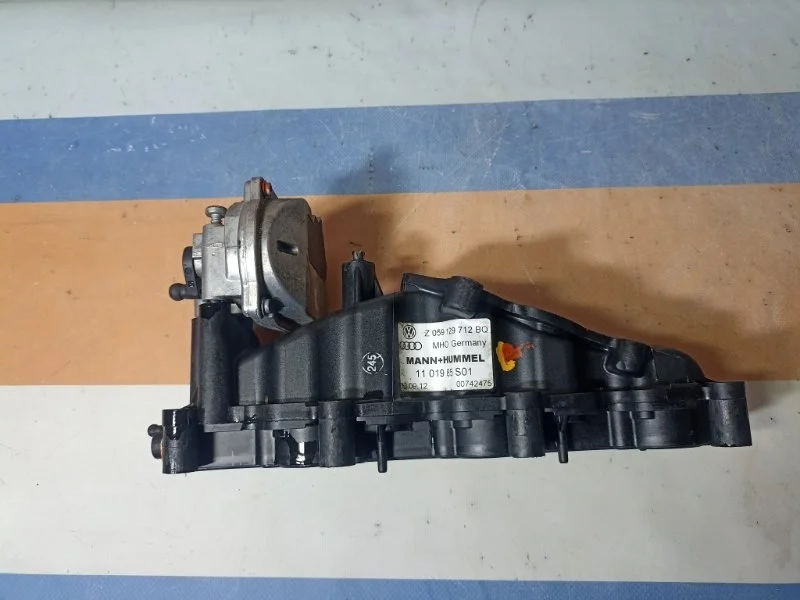 Коллектор впускной Audi A6 1997-2004 Z059129712BQ C5