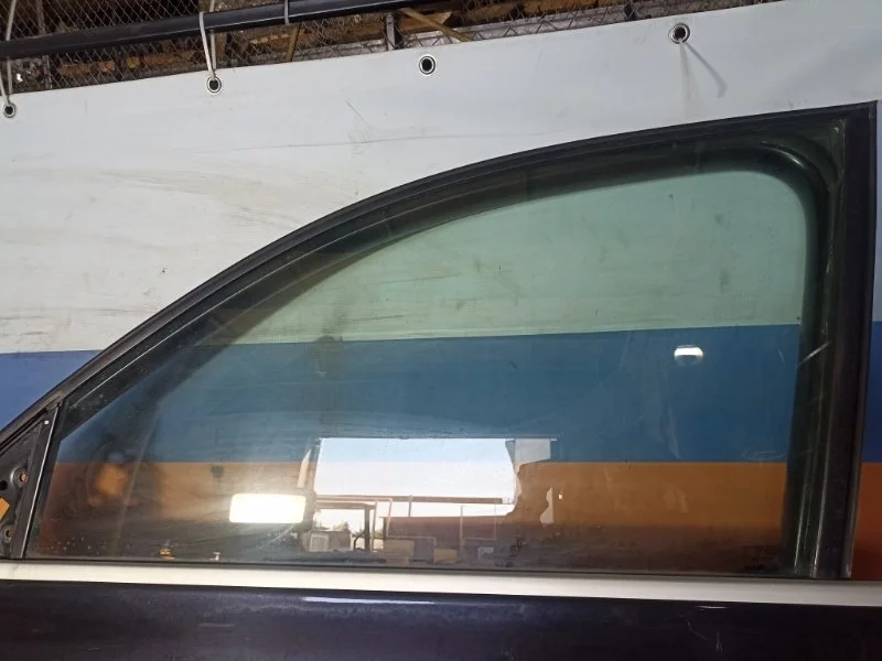 Стекло двери Porsche Cayenne 2007 95554251110 955 4.8 M48.01, переднее левое