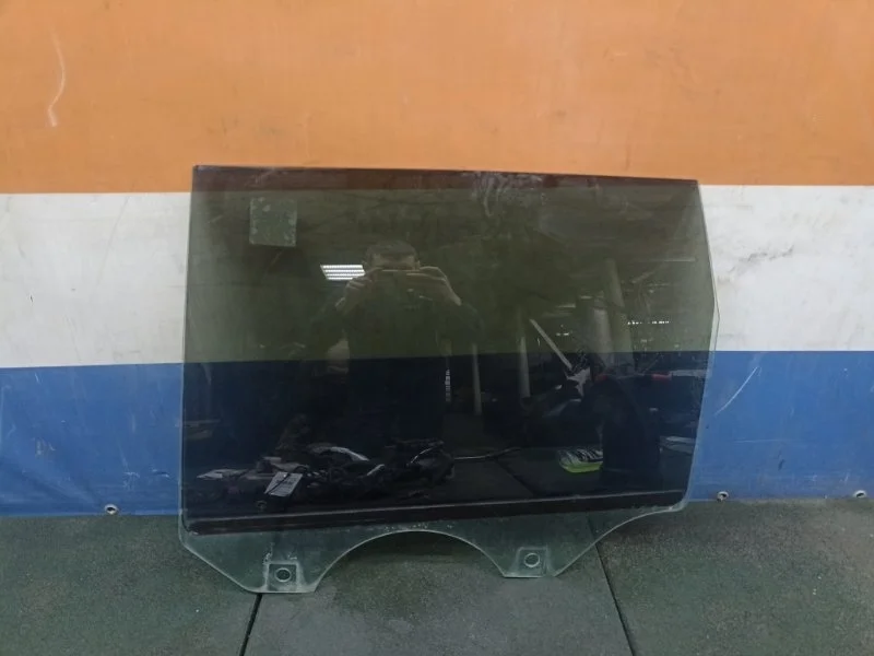 Стекло двери PORSCHE Cayenne 2007 95554261110 955 4.8 M48.01, заднее левое