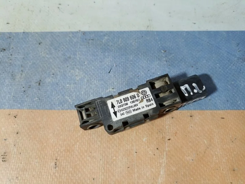 Датчик Airbag Porsche Cayenne 2007 95561822101 955 4.8 M48.01, передний