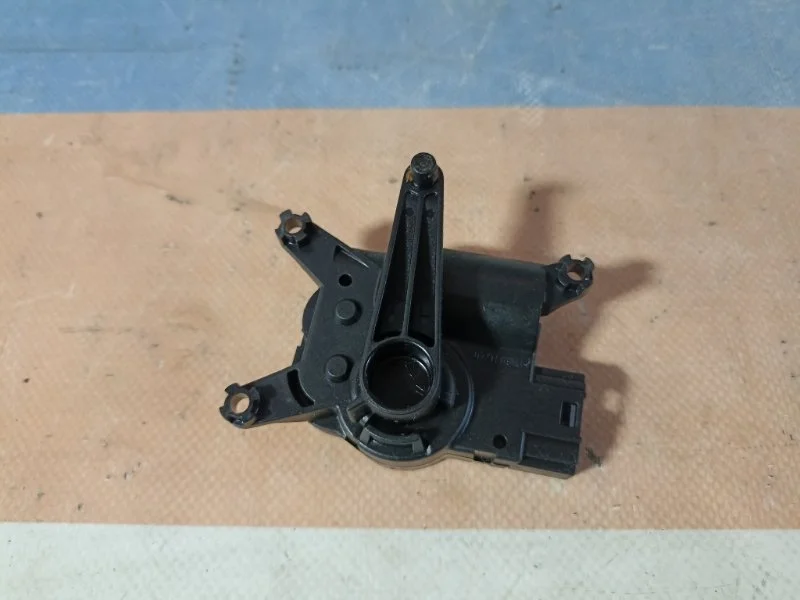 Моторчик заслонки печки Porsche Cayenne 2007 7L0907511AK 955 4.8 M48.01