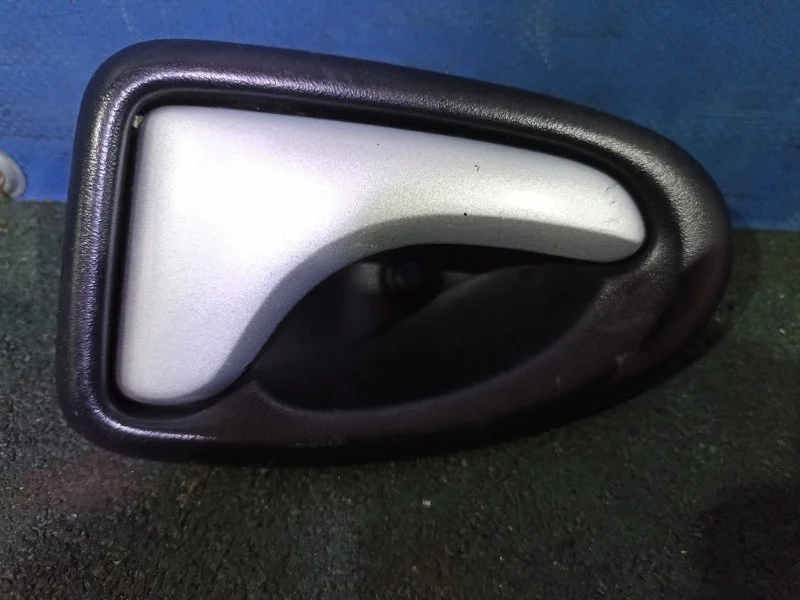 Ручка двери внутренняя Renault Logan 1 2007 7700830079 1.6 K7M410, передняя правая