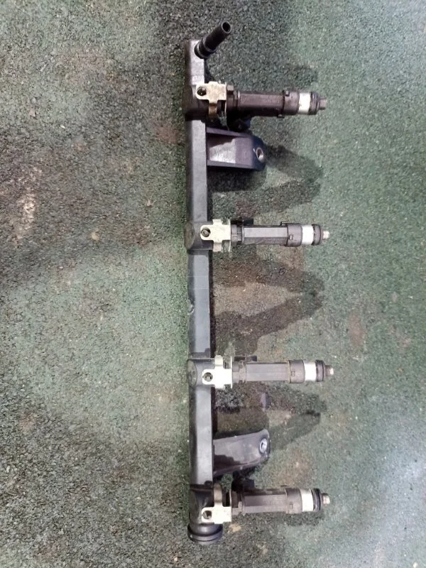 Рампа топливная Renault Logan 1 2007 8200494284 1.6 K7M410