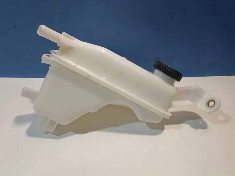 Бачок расширительный Toyota Corolla 2006 - 2013 17CT112 E150