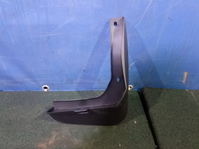 Брызговик Hyundai Solaris 1 2010-2017 STHNA6064B1, задний правый