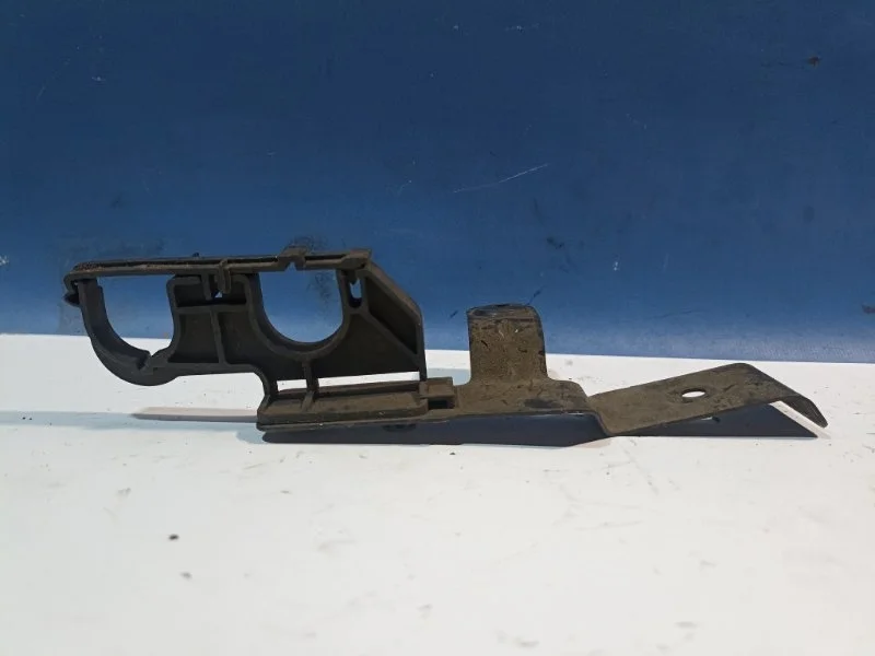Кронштейн Ford Focus 3 2011-2019 3M5H18481AB