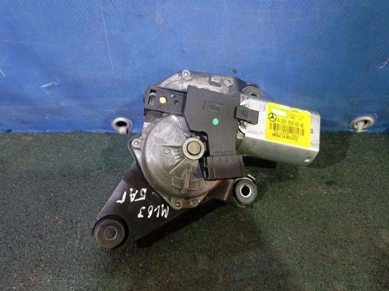 Моторчик двери багажника Mercedes-Benz Ml164 63 Amg 2006 A2518200042 6.2 156.980