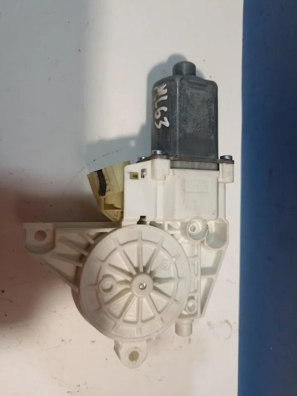 Моторчик стеклоподъемника Mercedes-Benz Ml164 63 Amg 2006 A2518200742 6.2 156.980, передний левый