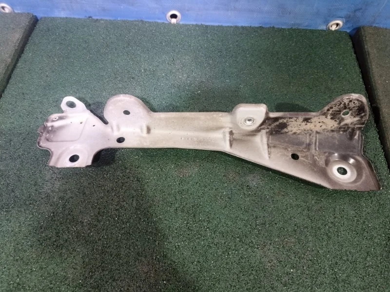 Кронштейн крыла Mercedes-Benz Ml164 63 Amg 2006 A1648800014 6.2 156.980, передний левый