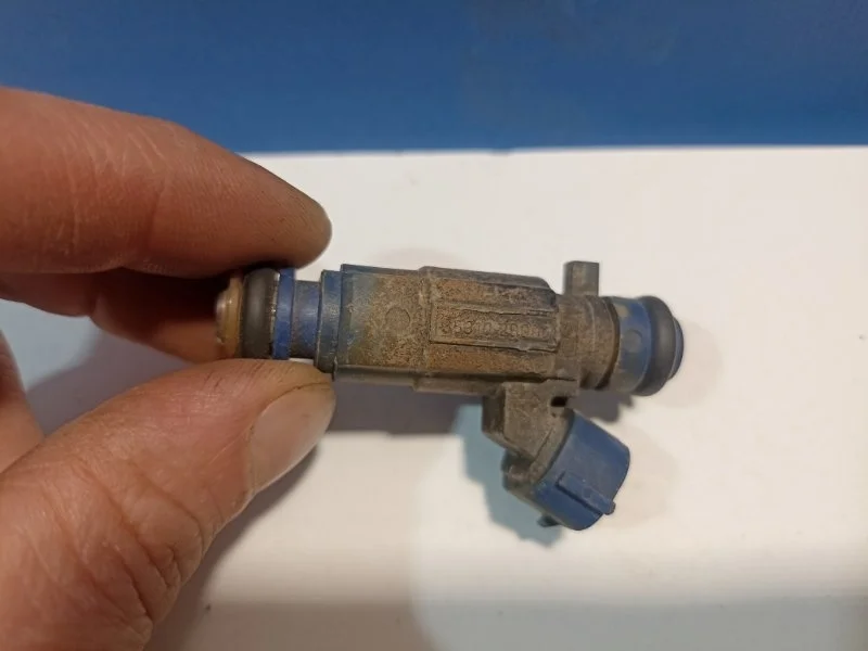 Форсунка топливная Kia Ceed 2006-2012 353102B000