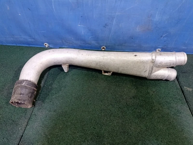 Патрубок интеркулера Audi Q7 2005 - 2015 7L6145945C