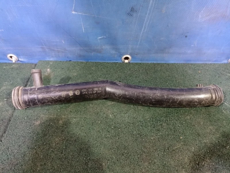 Патрубок радиатора Skoda Octavia A5 2004-2013 03C121065B A5