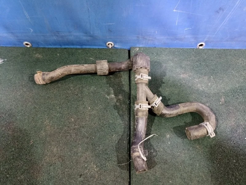 Патрубок системы охлаждения Skoda Octavia A7 2013> 5Q0122051BD