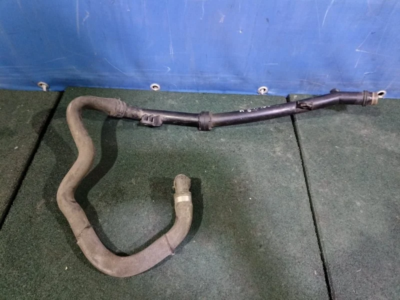 Патрубок системы охлаждения MERCEDES-BENZ C-class W204 2007-2015 A2712002452 W204