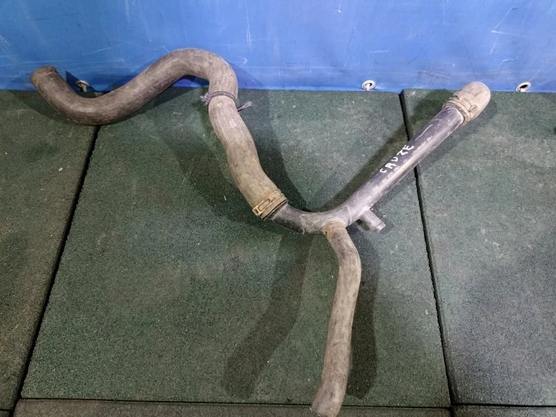 Трубка системы охлаждения Chevrolet Cruze 96273608 J300