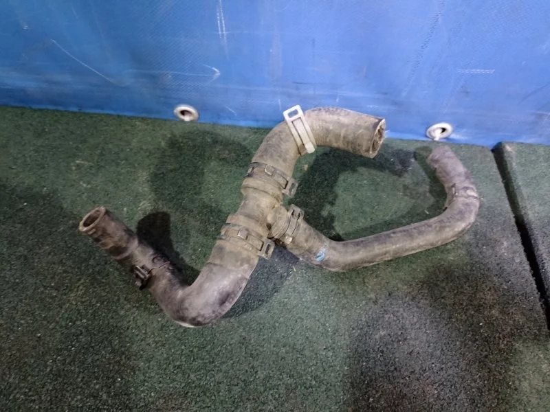 Патрубок системы охлаждения Volkswagen Golf 6 2009-2013 1K0122063K 1.4 CAXA